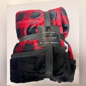 Cuddle Duds Cozy Soft Throw Red Buffalo Plaid Blanket Reversible 50x 60 Inch